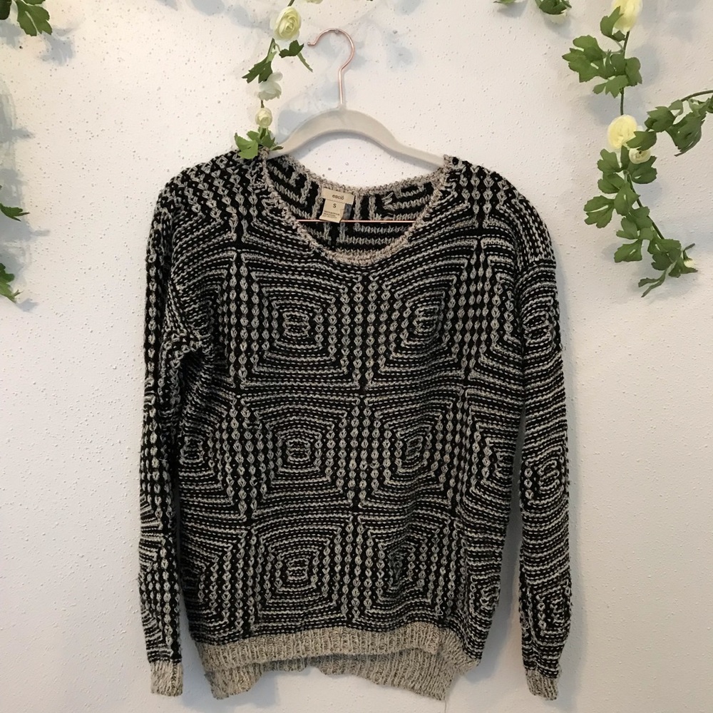 Adorable Knit Sweater - Picture 1 of 4